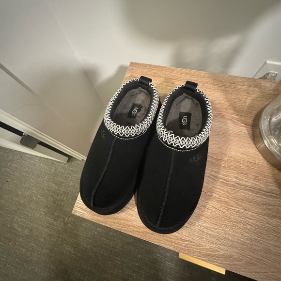 UGG Tazz Platform Mule Women's Black Slippers (LIKE NEW) - Picture 3 of 4